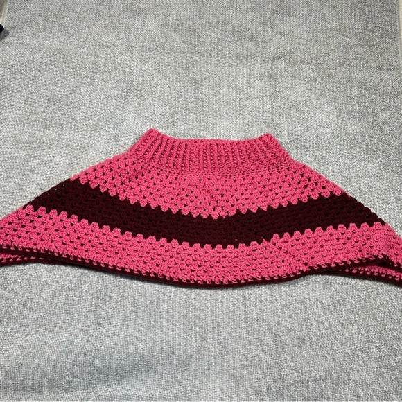 Handmade Chunky Knit Pink Burgundy Crochet Poncho Shawl Boho Granny Cottage‎ - Picture 4 of 10